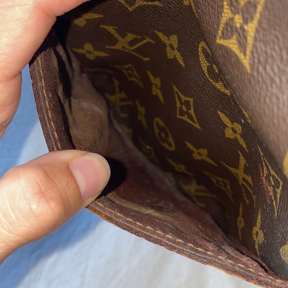 Preowned Vintage Louis Vuitton crossbody - Picture 5 of 14